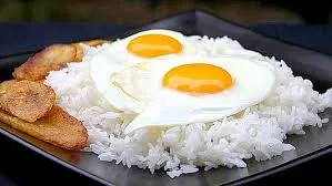 ARROZ CON HUEVO