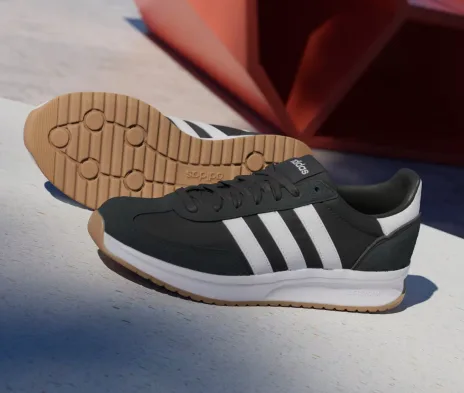 ZAPATILLA ADIDAS RUN 70 S 2.0 IH8585 TALLA 41.5 COLOR ENGRO