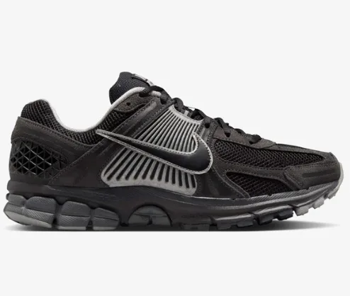 ZAPATILLA NIKE ZOOM VOMERO 5 HF1553 006 TALLA 42.5 NEGRO GRIS